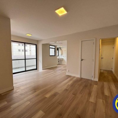 Apartamento com 88m², 3 quartos, 1 suíte, 1 garagem, no bairro Centro em Florianópolis