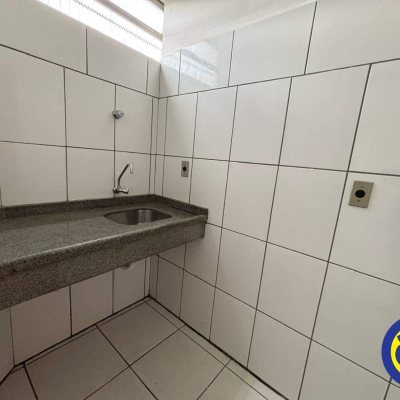 Galpão com 1920m², no bairro Passa Vinte em Palhoça