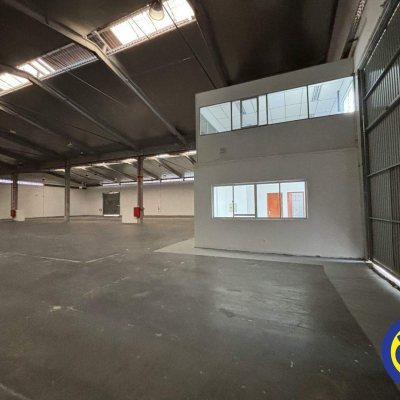 Galpão com 1920m², no bairro Passa Vinte em Palhoça