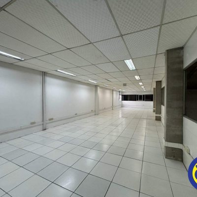 Galpão com 1920m², no bairro Passa Vinte em Palhoça