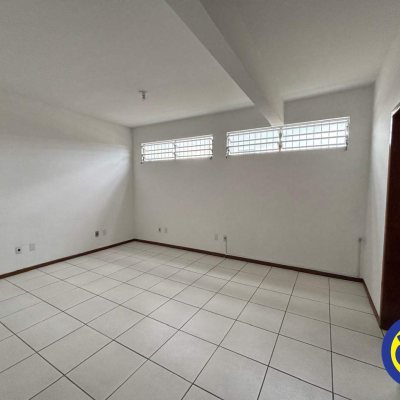 Galpão com 1920m², no bairro Passa Vinte em Palhoça