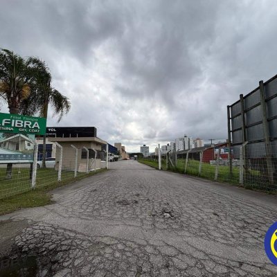 Galpão com 1920m², no bairro Passa Vinte em Palhoça