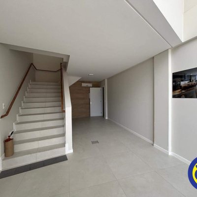 Loja com 228m², 4 garagens, no bairro Trindade em Florianópolis