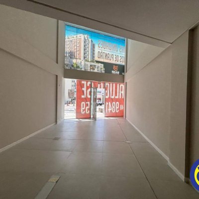 Loja com 228m², 4 garagens, no bairro Trindade em Florianópolis