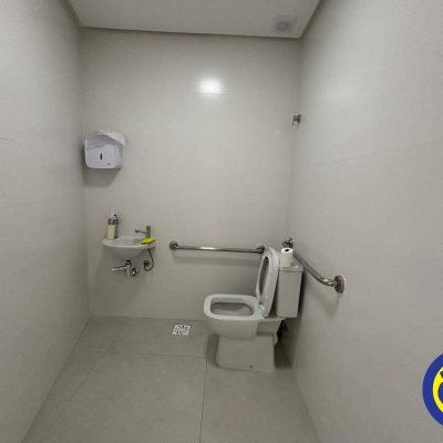 Loja com 228m², 4 garagens, no bairro Trindade em Florianópolis