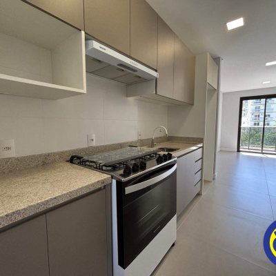 Apartamento com 60m², 2 quartos, 2 suítes, 1 garagem, no bairro Centro em Florianópolis