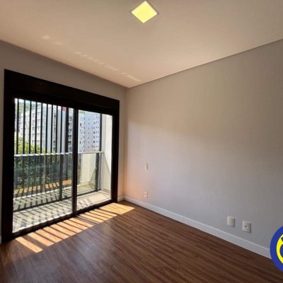 Apartamento com 60m², 2 quartos, 2 suítes, 1 garagem, no bairro Centro em Florianópolis