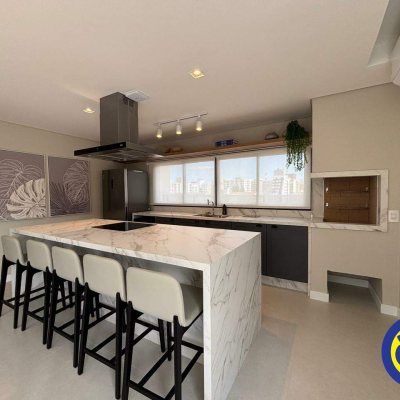 Apartamento com 60m², 2 quartos, 2 suítes, 1 garagem, no bairro Centro em Florianópolis