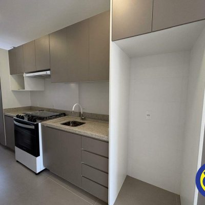 Apartamento com 60m², 2 quartos, 2 suítes, 1 garagem, no bairro Centro em Florianópolis