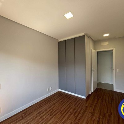 Apartamento com 60m², 2 quartos, 2 suítes, 1 garagem, no bairro Centro em Florianópolis