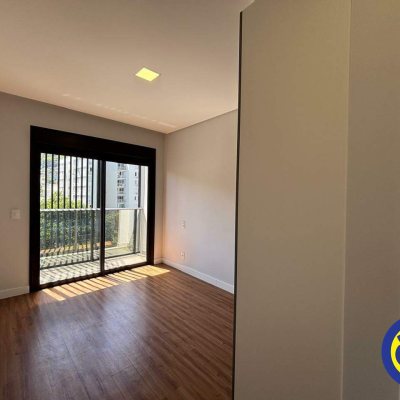 Apartamento com 60m², 2 quartos, 2 suítes, 1 garagem, no bairro Centro em Florianópolis