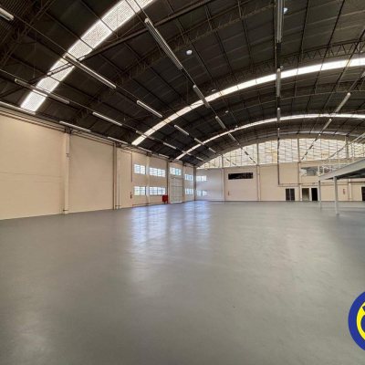 Galpão com 2260m², 15 garagens, no bairro Roçado em São José
