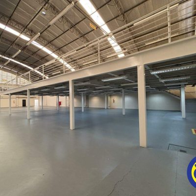 Galpão com 2260m², 15 garagens, no bairro Roçado em São José