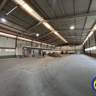 Galpão com 2260m², 15 garagens, no bairro Roçado em São José