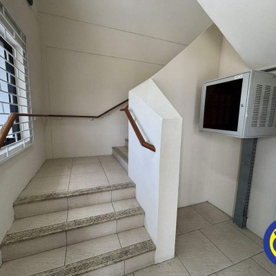 Galpão com 2260m², 15 garagens, no bairro Roçado em São José