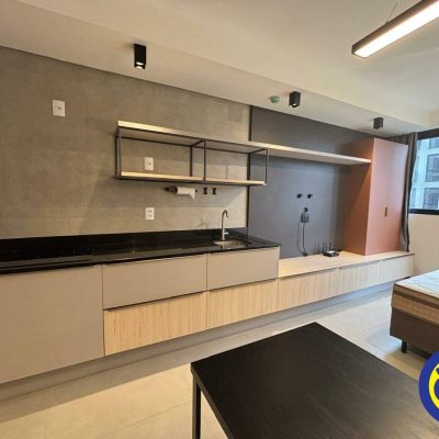 Apartamento com 31m², 1 quarto, no bairro Trindade em Florianópolis