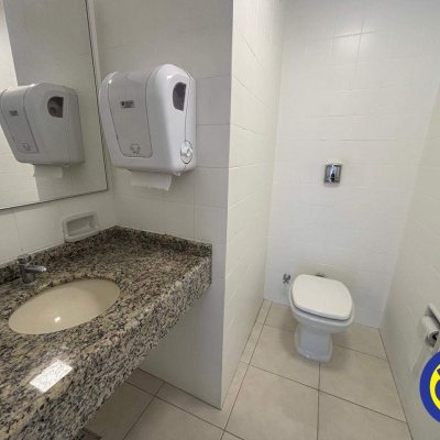 Sala com 111m², no bairro Centro em Florianópolis