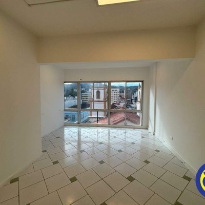 Sala com 111m², no bairro Centro em Florianópolis