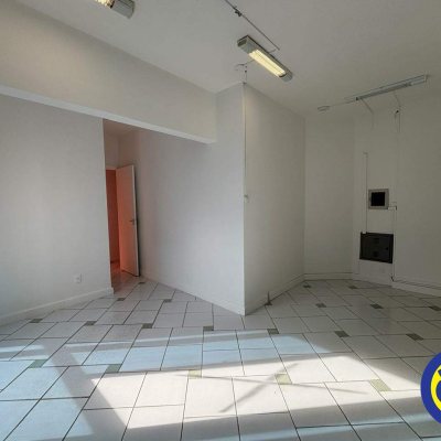 Sala com 111m², no bairro Centro em Florianópolis