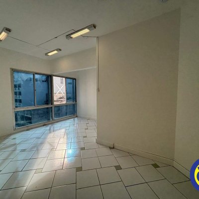 Sala com 111m², no bairro Centro em Florianópolis