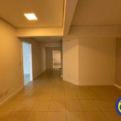 Sala com 111m², no bairro Centro em Florianópolis