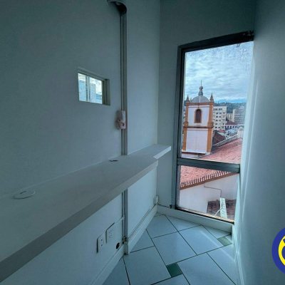 Sala com 111m², no bairro Centro em Florianópolis
