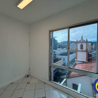 Sala com 111m², no bairro Centro em Florianópolis
