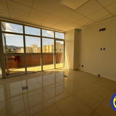 Sala com 222m², 4 garagens, no bairro Trindade em Florianópolis