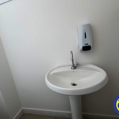 Sala com 222m², 4 garagens, no bairro Trindade em Florianópolis