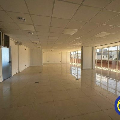 Sala com 222m², 4 garagens, no bairro Trindade em Florianópolis