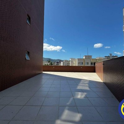 Sala com 222m², 4 garagens, no bairro Trindade em Florianópolis