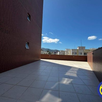 Sala com 222m², 4 garagens, no bairro Trindade em Florianópolis