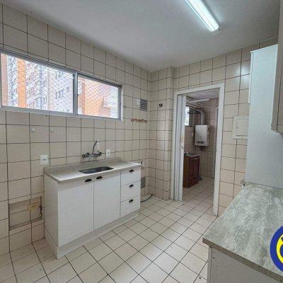 Apartamento com 95m², 3 quartos, 1 suíte, 1 garagem, no bairro Centro em Florianópolis