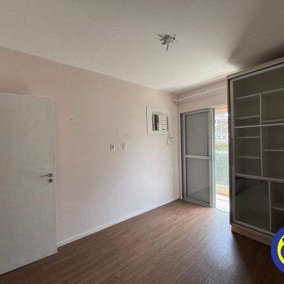 Apartamento com 95m², 3 quartos, 1 suíte, 1 garagem, no bairro Centro em Florianópolis