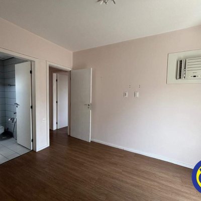 Apartamento com 95m², 3 quartos, 1 suíte, 1 garagem, no bairro Centro em Florianópolis