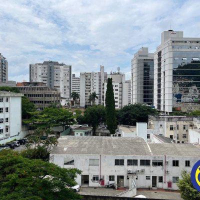 Apartamento com 95m², 3 quartos, 1 suíte, 1 garagem, no bairro Centro em Florianópolis