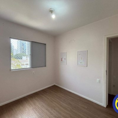 Apartamento com 95m², 3 quartos, 1 suíte, 1 garagem, no bairro Centro em Florianópolis