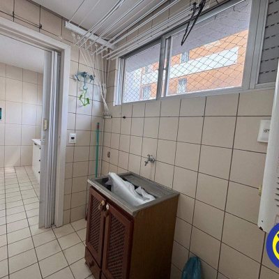 Apartamento com 95m², 3 quartos, 1 suíte, 1 garagem, no bairro Centro em Florianópolis