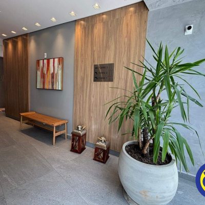 Apartamento com 133m², 3 quartos (sendo 3 suítes), 2 garagens, no bairro João Paulo em Florianópolis