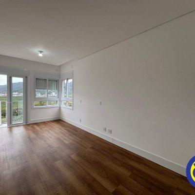 Apartamento com 133m², 3 quartos, 3 suítes, 2 garagens, no bairro João Paulo em Florianópolis