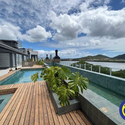 Apartamento com 133m², 3 quartos (sendo 3 suítes), 2 garagens, no bairro João Paulo em Florianópolis
