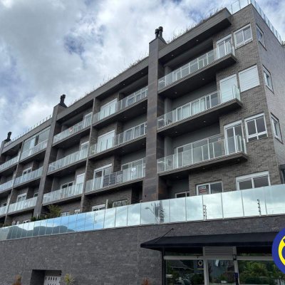 Apartamento com 133m², 3 quartos (sendo 3 suítes), 2 garagens, no bairro João Paulo em Florianópolis