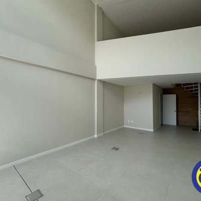 Loja com 79m², 2 garagens, no bairro Trindade em Florianópolis