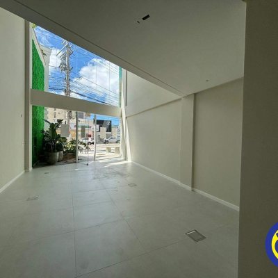 Loja com 79m², 2 garagens, no bairro Trindade em Florianópolis