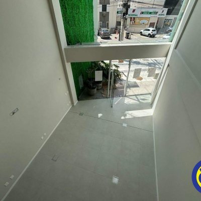 Loja com 79m², 2 garagens, no bairro Trindade em Florianópolis