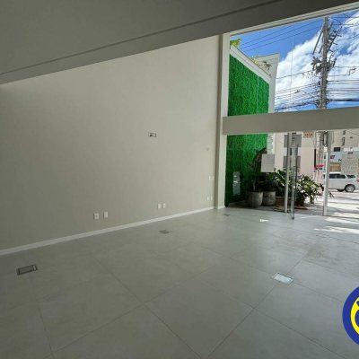 Loja com 79m², 2 garagens, no bairro Trindade em Florianópolis