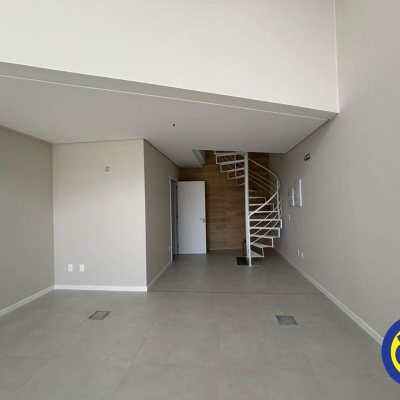 Loja com 79m², 2 garagens, no bairro Trindade em Florianópolis