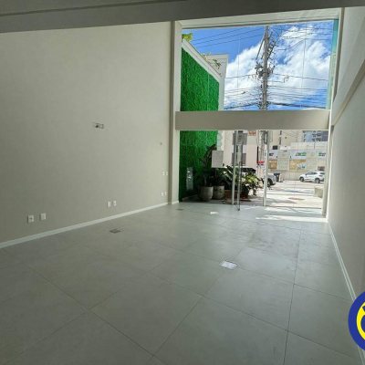 Loja com 79m², 2 garagens, no bairro Trindade em Florianópolis