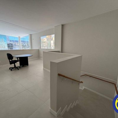 Loja com 79m², 1 garagem, no bairro Trindade em Florianópolis