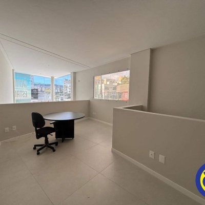 Loja com 79m², 1 garagem, no bairro Trindade em Florianópolis